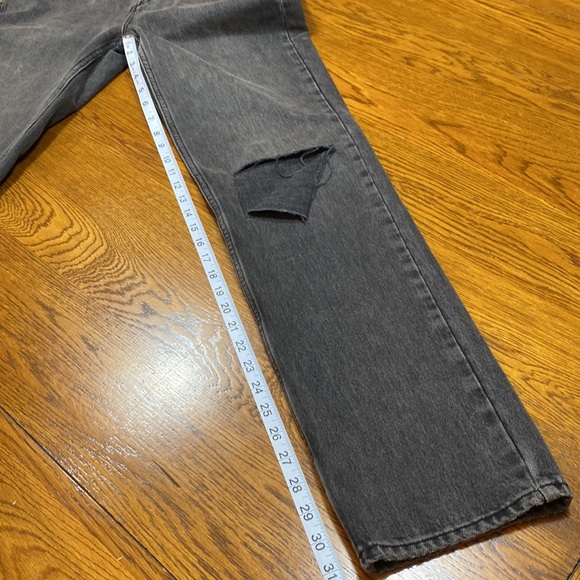 Good American Jeans Faded Black Distressed Knee Size 26 NWOT - Picture 12 of 14